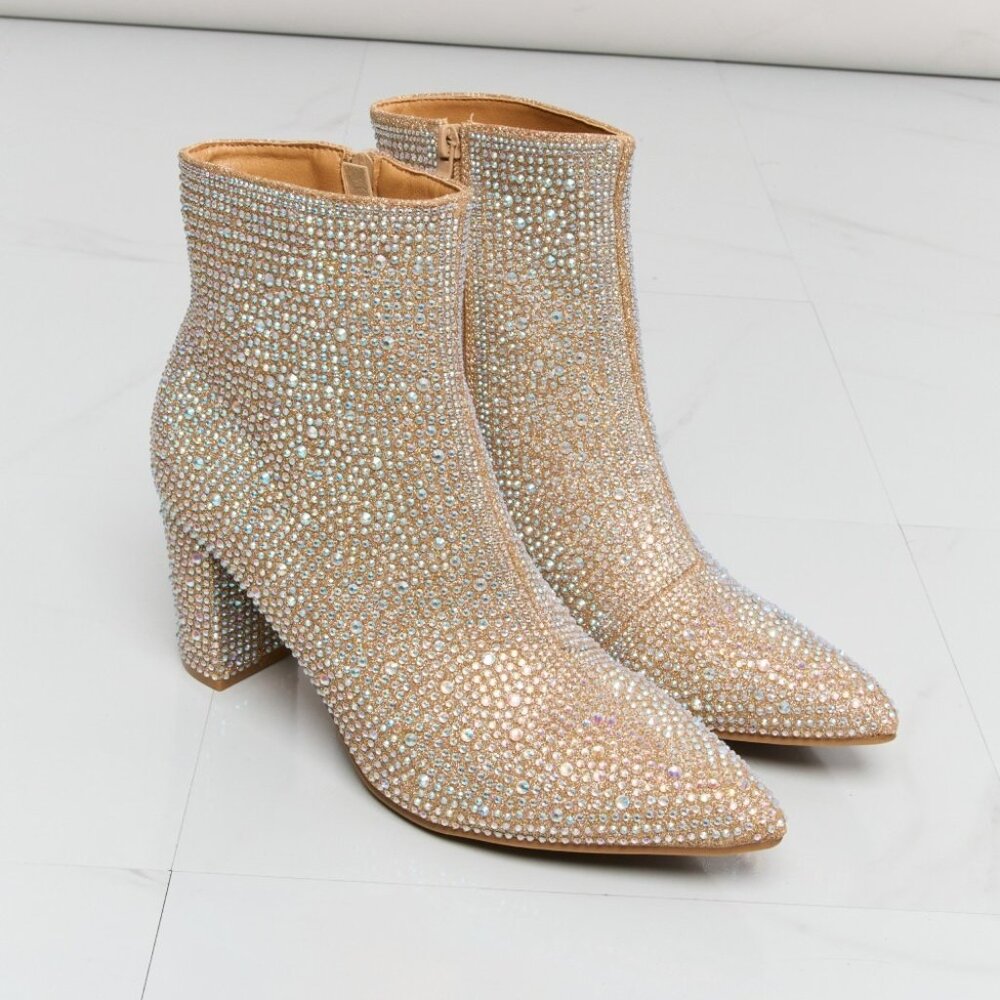 NWT Forever Link Rhinestone Pointed Toe Booties
